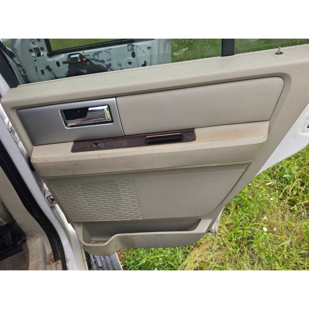 Ford Expedition Front and Rear Passenger Side Door Panels Tan Wood Grain OEM‎